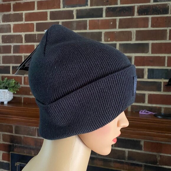 Under Armour Women's Wool Blend Black Beanie Hat Colder Conditions Leather Logo - Picture 15 of 16